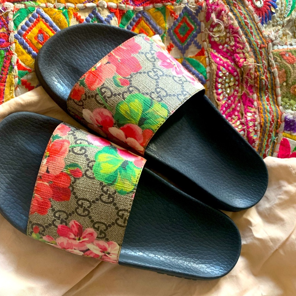 Gucci Bloom slides
